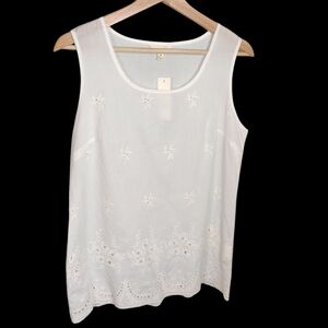 Adiva White Embroidered Sleeveless Tank, Medium